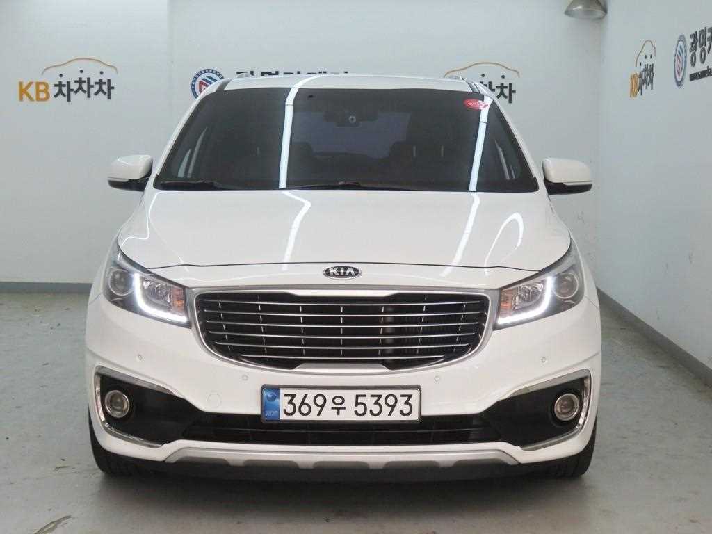 KIA Carnival 2017 Blanco - Importación desde Corea - HF Imports Iquique - Foto 1