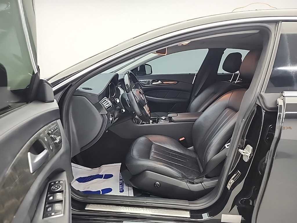 Mercedes Benz CLS Class 2012 Negro - Importación desde Corea - HF Imports Iquique - Foto 13