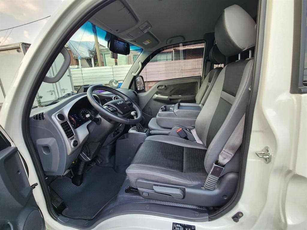Small Truck Normal Box(High Deck) 2025 Blanco - Importación desde Corea - HF Imports Iquique - Foto 15
