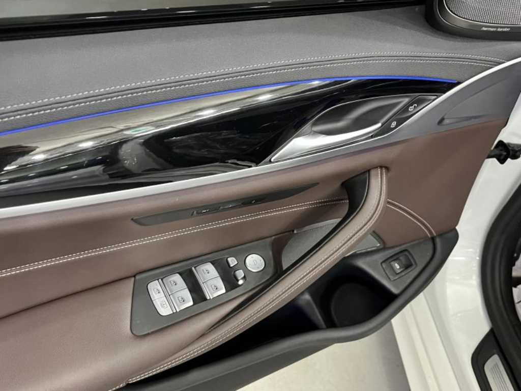 BMW 5 Series 2023 Blanco - Importación desde Corea - HF Imports Iquique - Foto 15