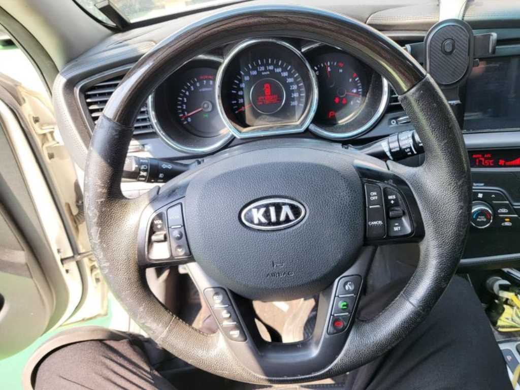 KIA K5 - Vista 9