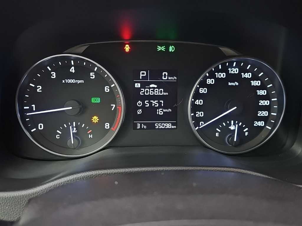 HYUNDAI Avante - Vista 8