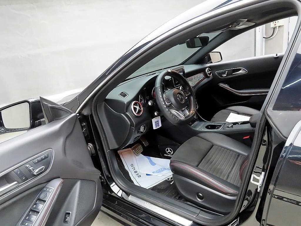 Mercedes Benz CLA Class - Vista 7