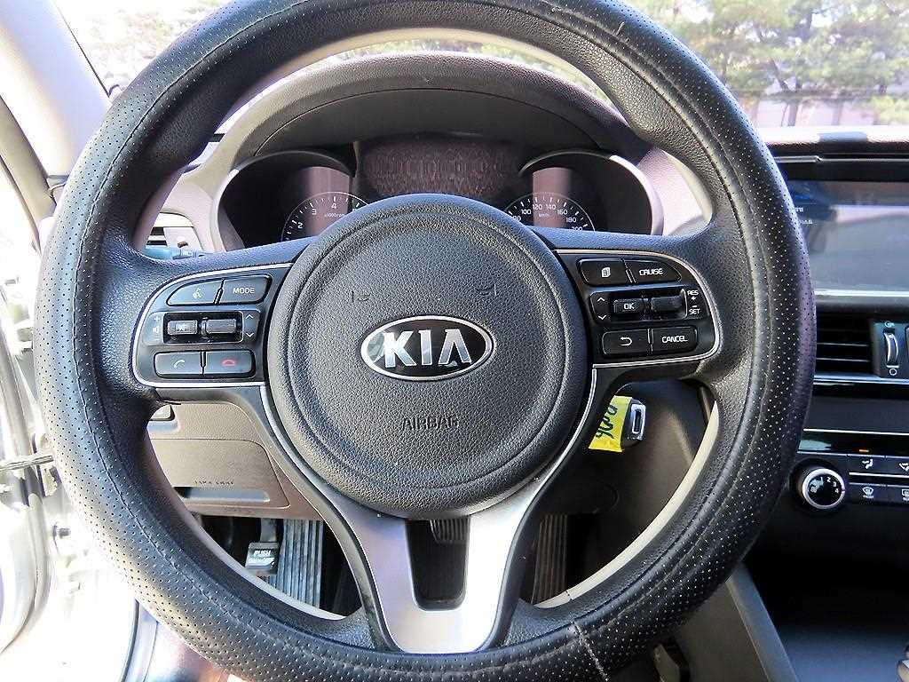 KIA K5 - Vista 10