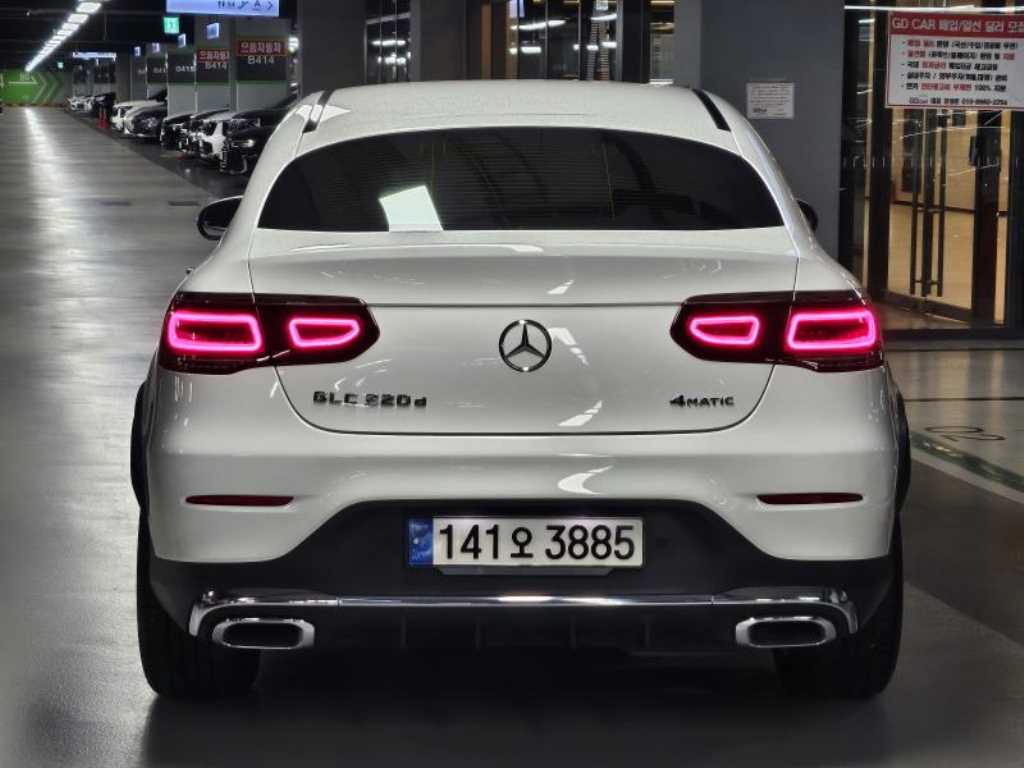 Mercedes Benz GLC Class - Vista 3