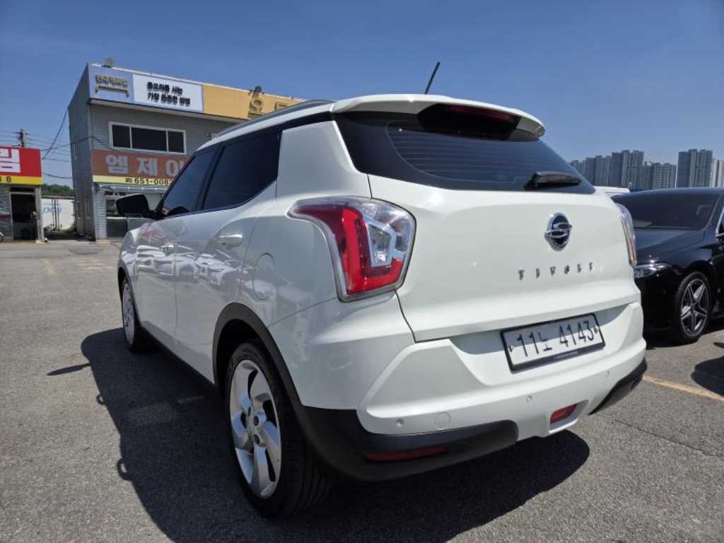 Ssangyong Tivoli - Vista 6