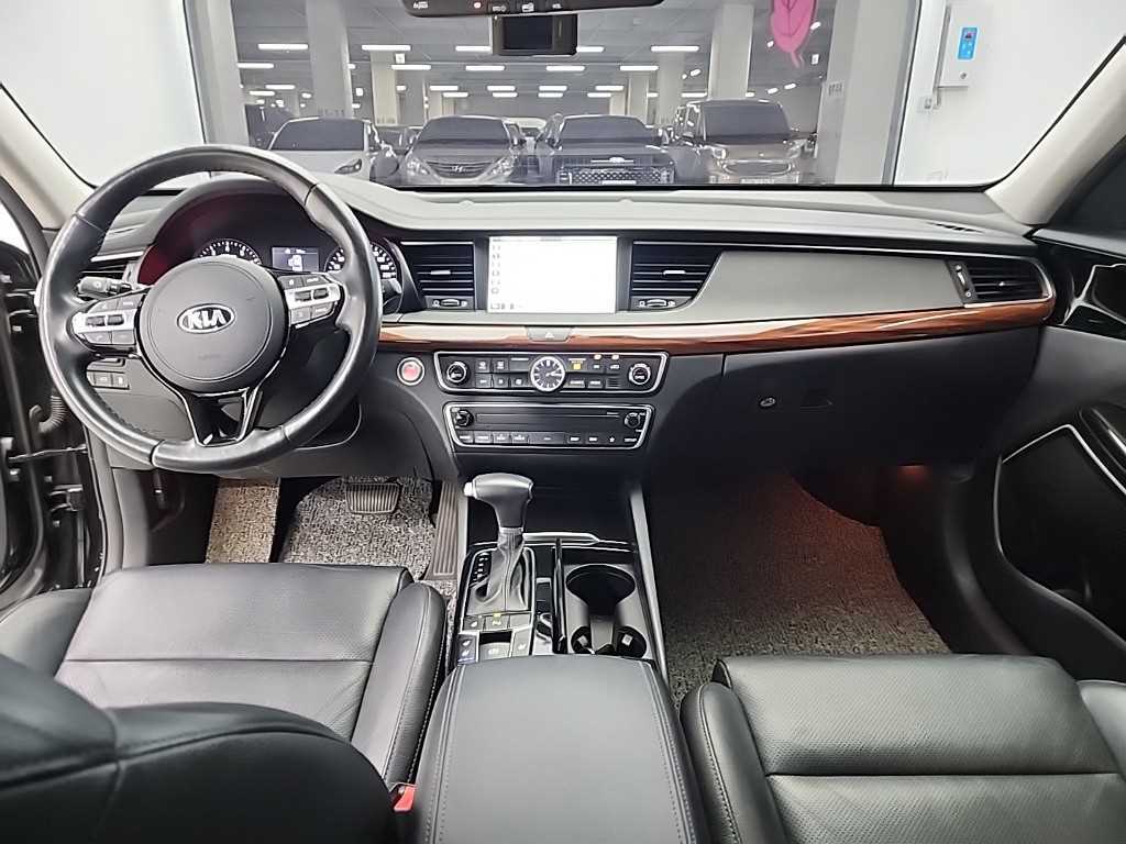 KIA K7 - Vista 9