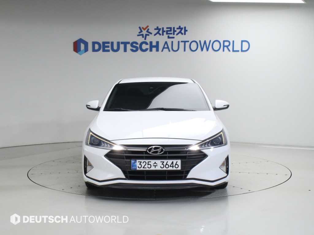 HYUNDAI Avante 2019 Blanco - Importación desde Corea - HF Imports Iquique - Foto 1