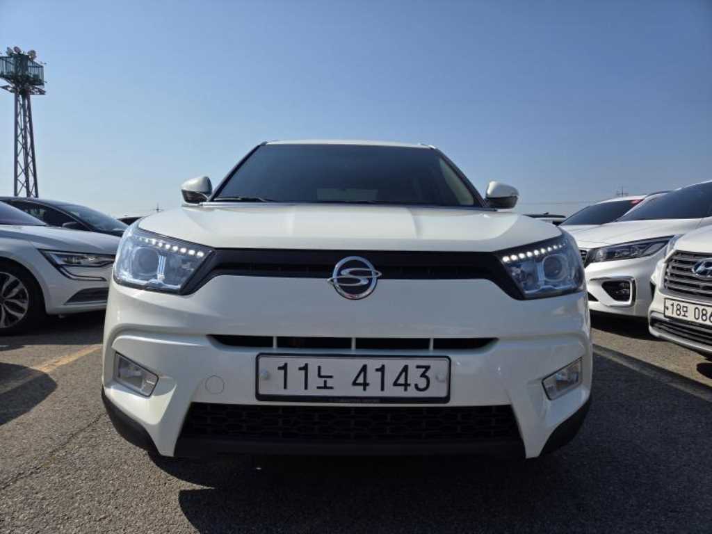 Ssangyong Tivoli - Vista 2