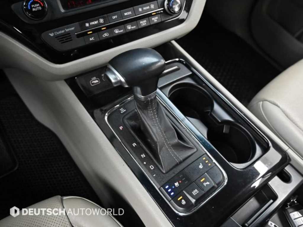 KIA Carnival - Vista 11