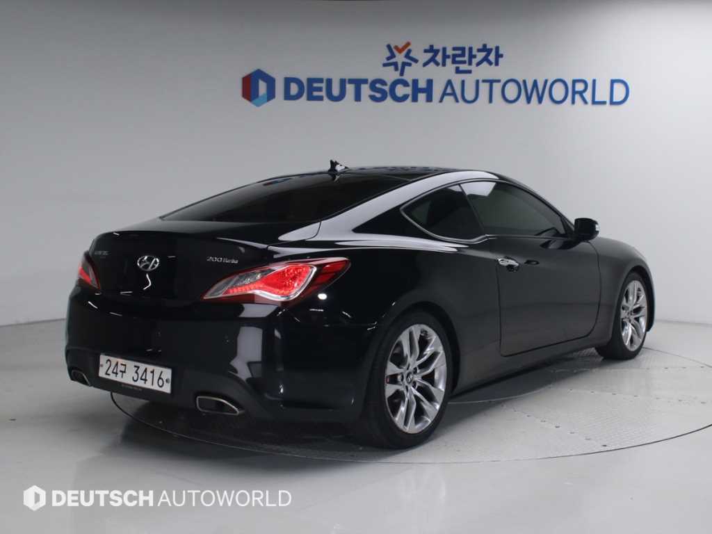 HYUNDAI Genesis - Vista 2