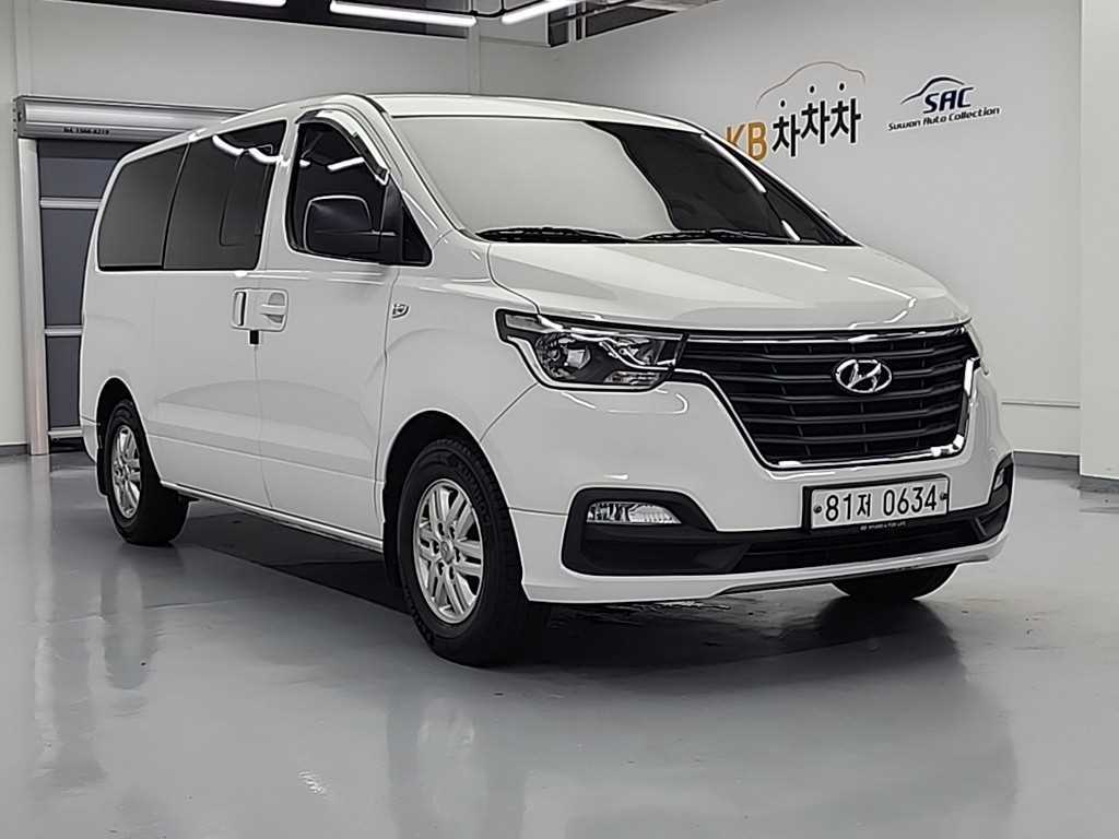 HYUNDAI Starex - Vista 3