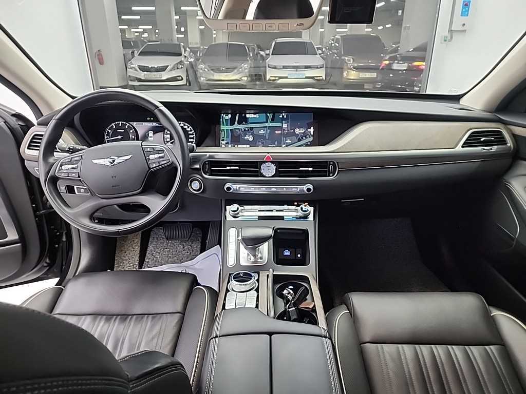 Genesis G90 - Vista 9