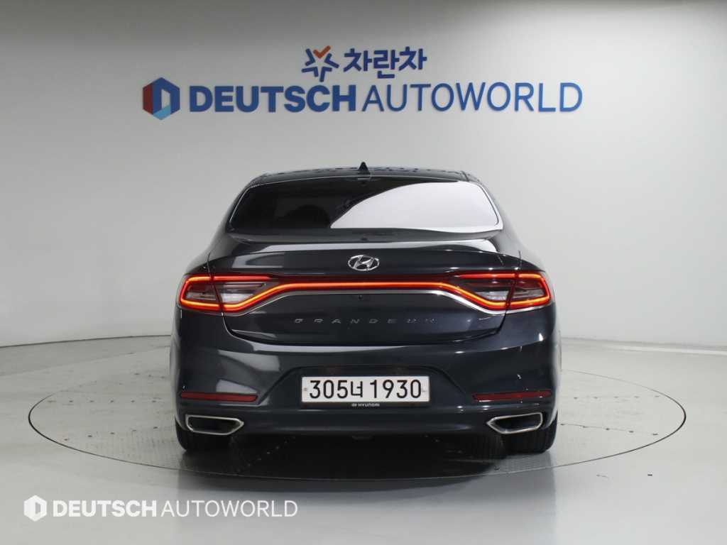 HYUNDAI Grandeur - Vista 6