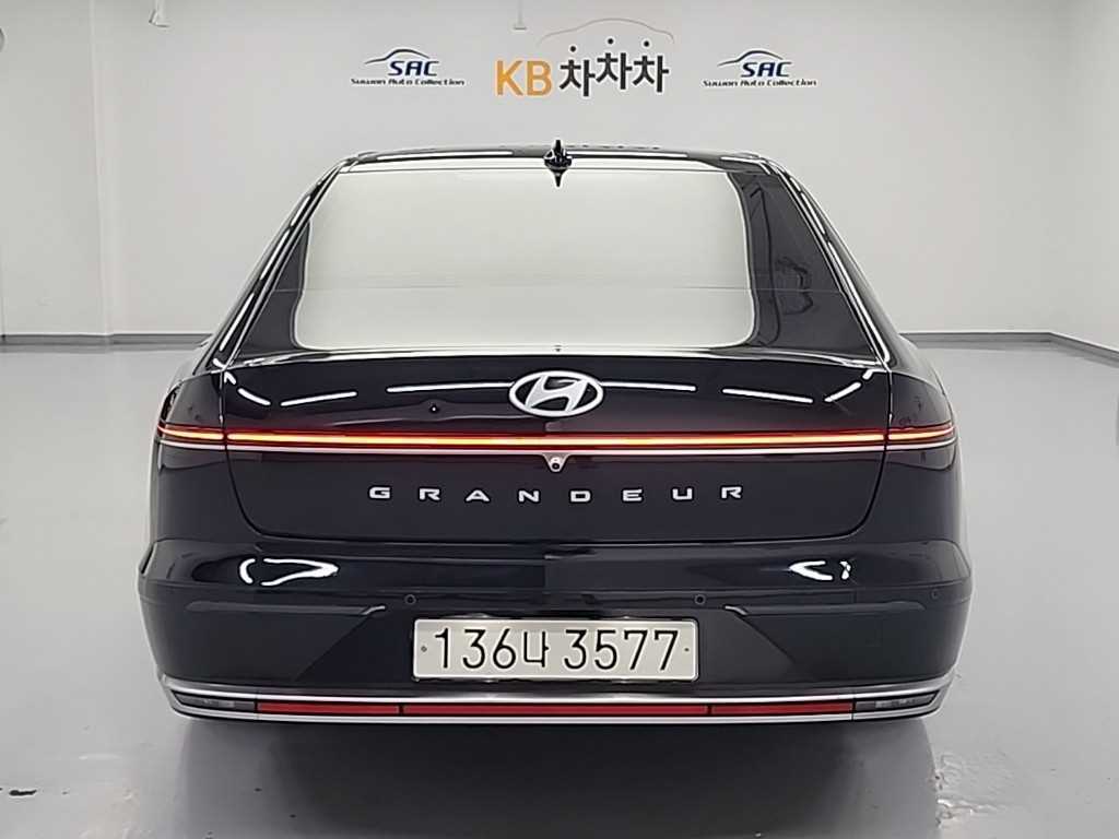 HYUNDAI Grandeur - Vista 3