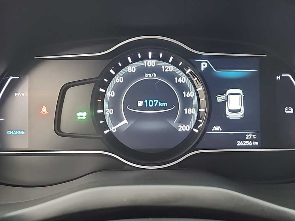 HYUNDAI Kona - Vista 8