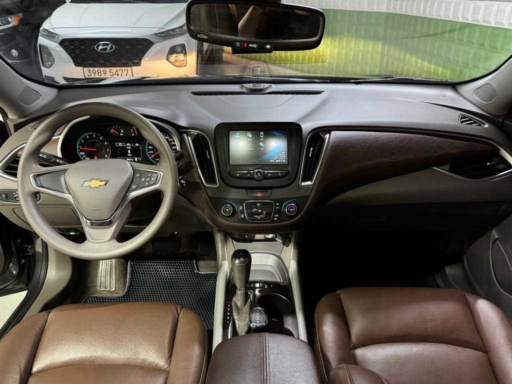 Chevrolet Malibu - Vista 10