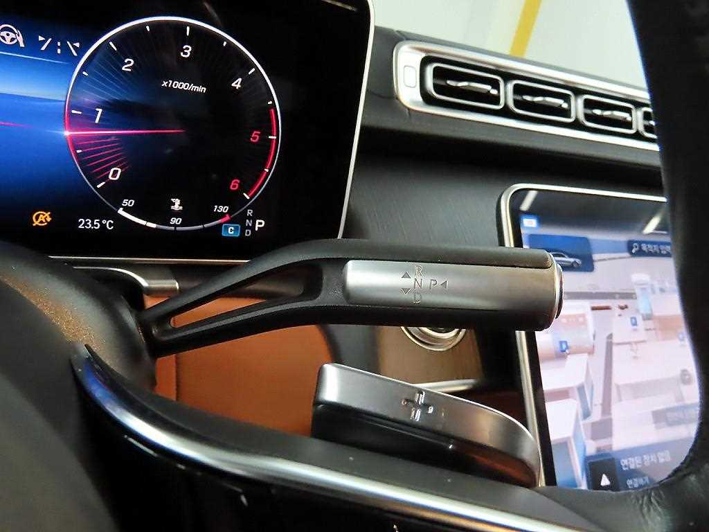 Mercedes Benz S Class - Vista 12