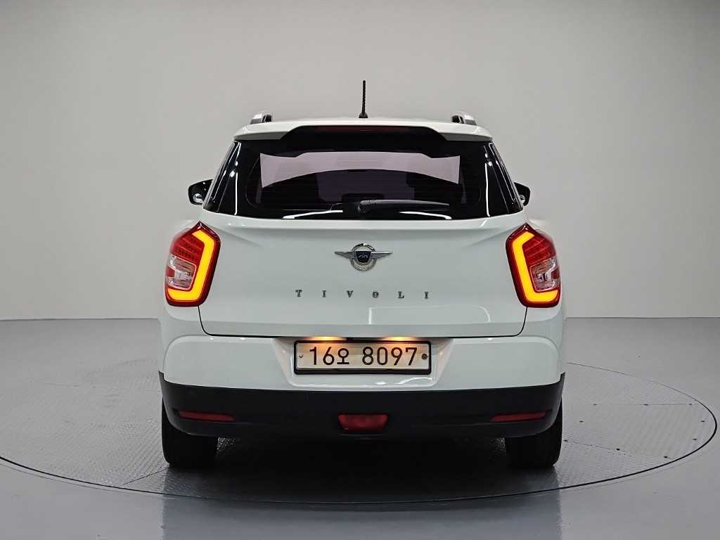 Ssangyong Tivoli - Vista 3