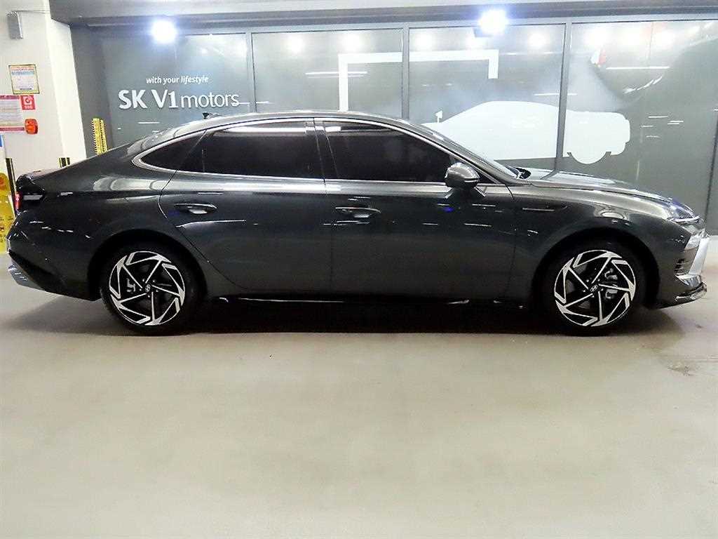 HYUNDAI Sonata - Vista 3
