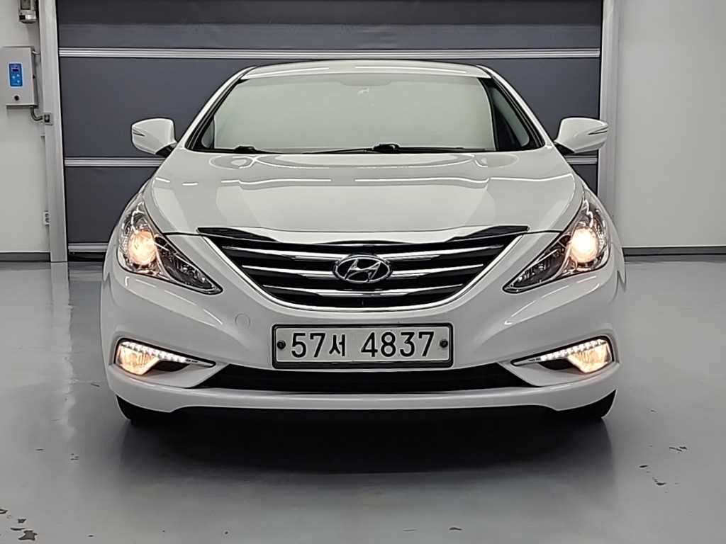 HYUNDAI Sonata - Vista 2