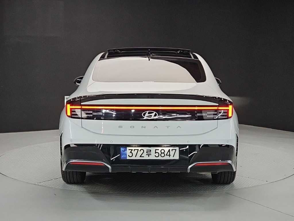 HYUNDAI Sonata - Vista 3