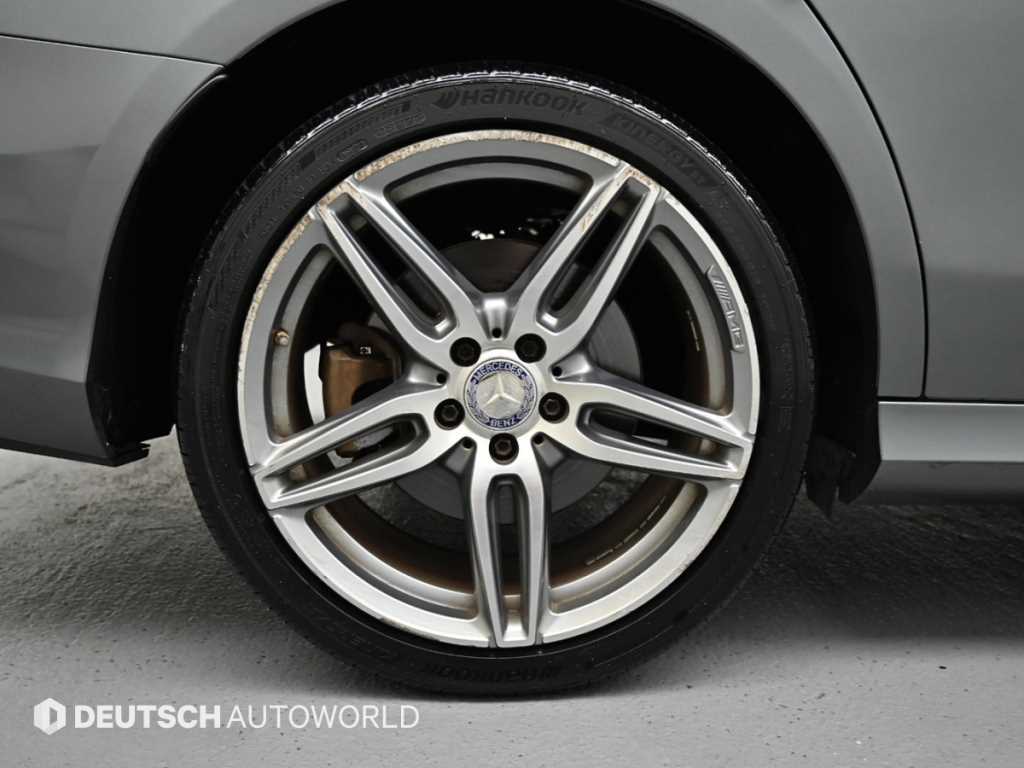 Mercedes Benz E class - Vista 7