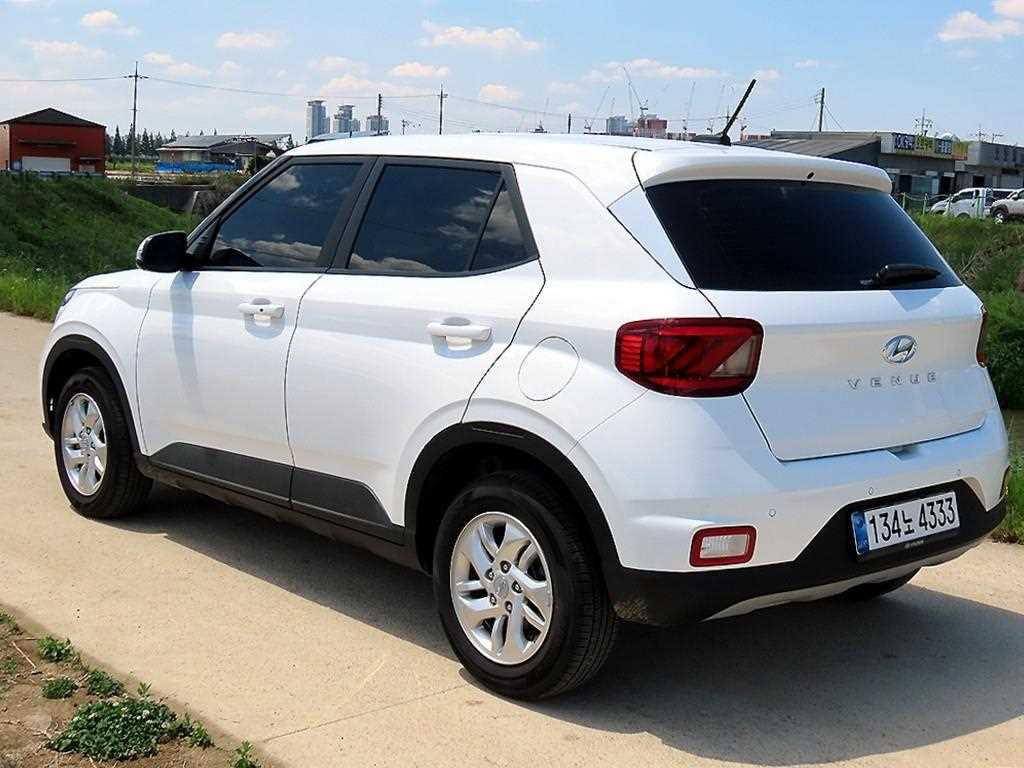 HYUNDAI Venue - Vista 3