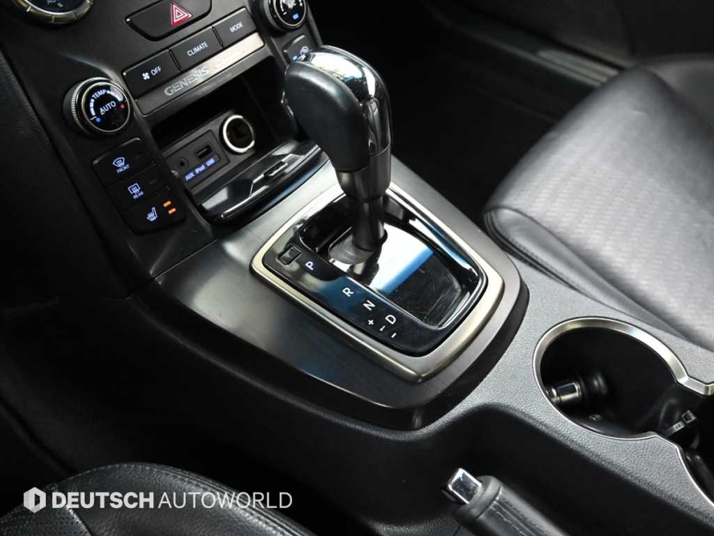 HYUNDAI Genesis - Vista 11