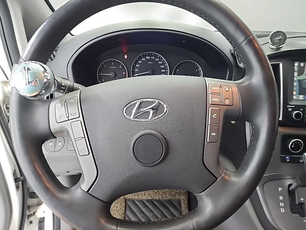 HYUNDAI Starex - Vista 11
