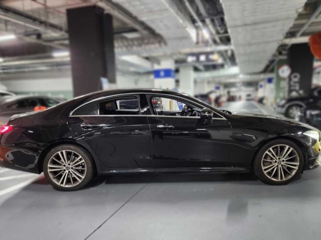 Mercedes Benz CLS Class - Vista 6