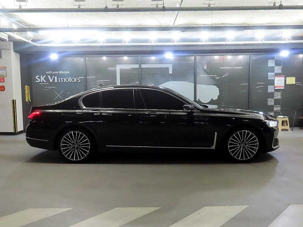 BMW 7 Series - Vista 3