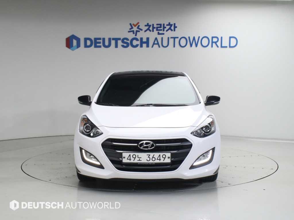 HYUNDAI i30 - Vista 3