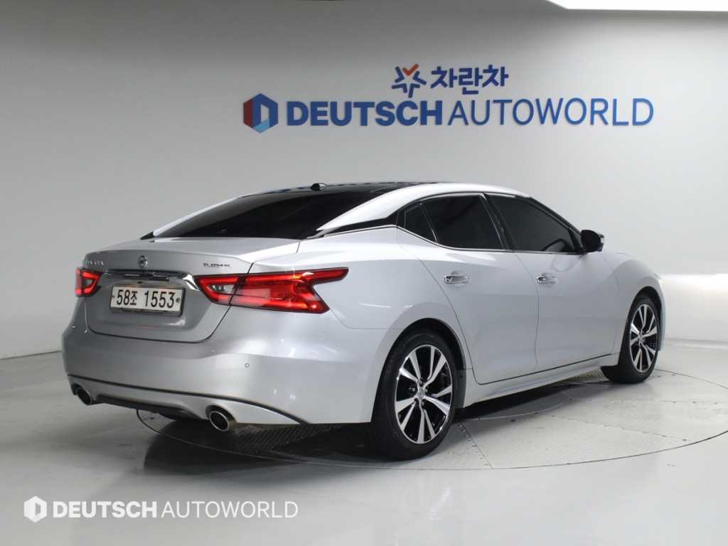 Nissan Maxima - Vista 2