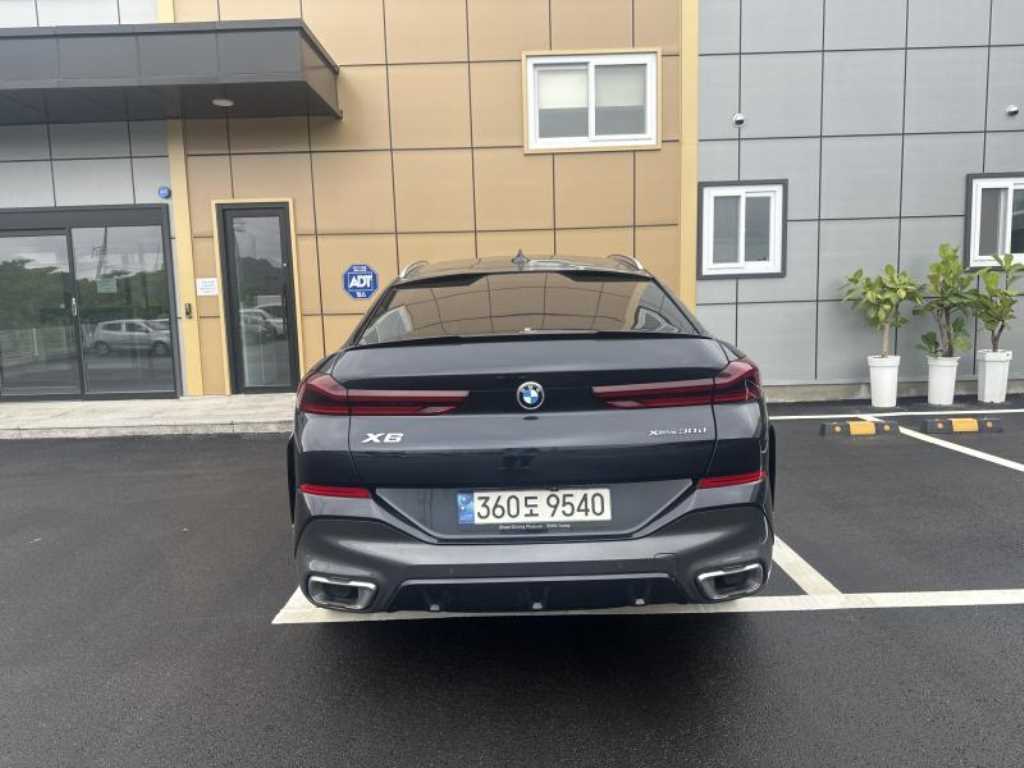BMW X6 - Vista 6