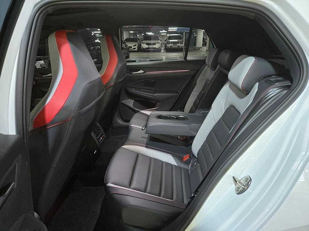 Volkswagen Golf - Vista 9