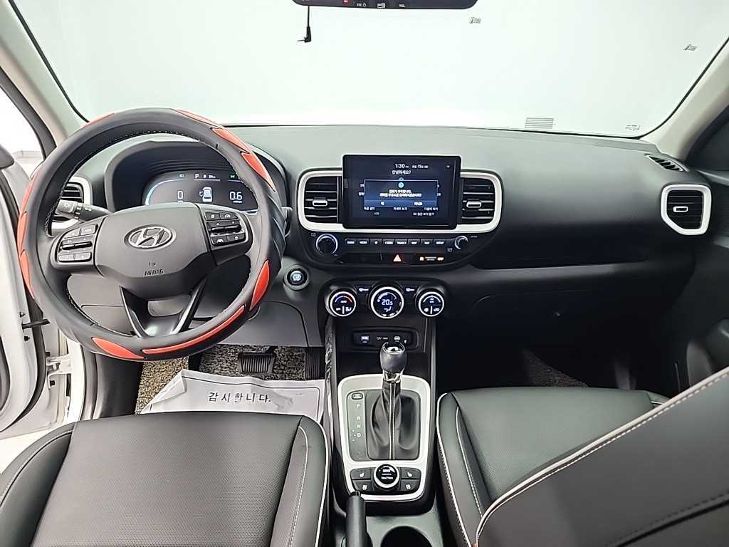 HYUNDAI Venue - Vista 9
