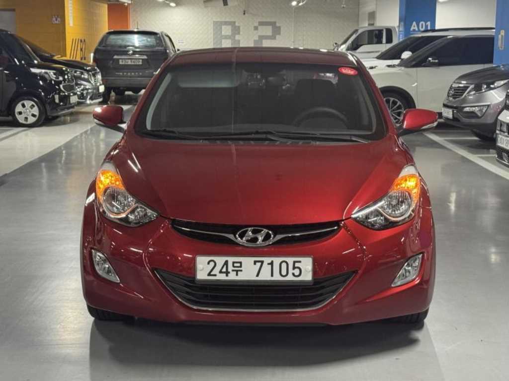 HYUNDAI Avante - Vista 3