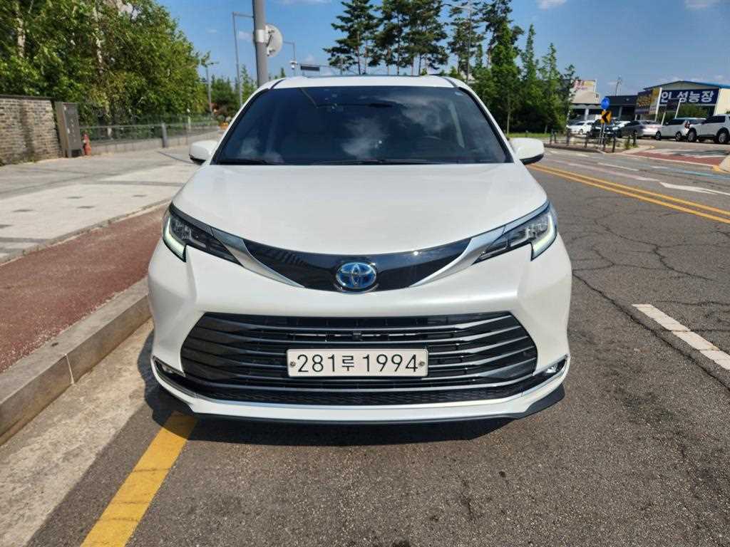 Toyota Siena 2024 the color of pearl - Importación desde Corea - HF Imports Iquique - Foto 1