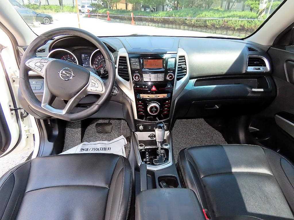 Ssangyong Tivoli - Vista 9