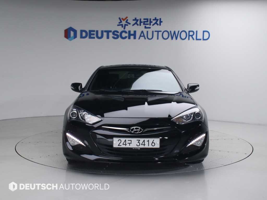 HYUNDAI Genesis - Vista 3