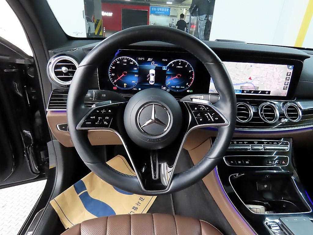 Mercedes Benz E class - Vista 11