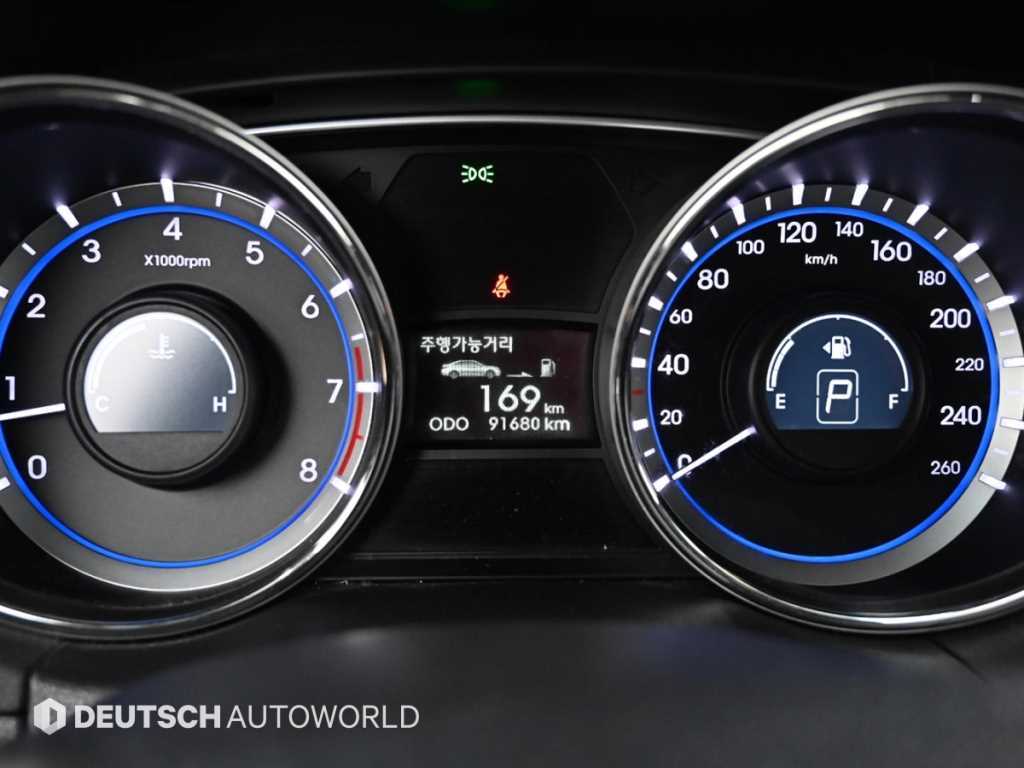 HYUNDAI Sonata - Vista 10