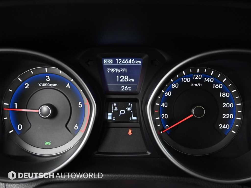 HYUNDAI i30 - Vista 10