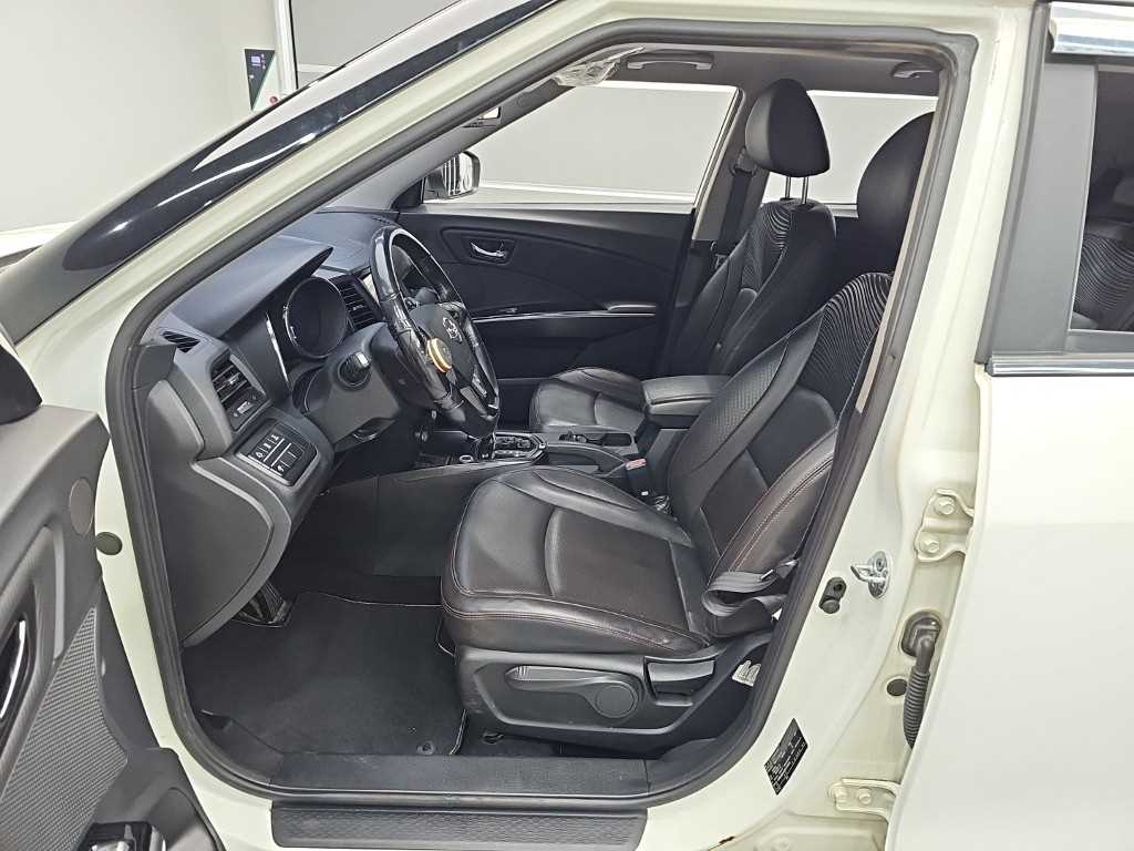Ssangyong Tivoli 2017 Blanco - Importación desde Corea - HF Imports Iquique - Foto 13