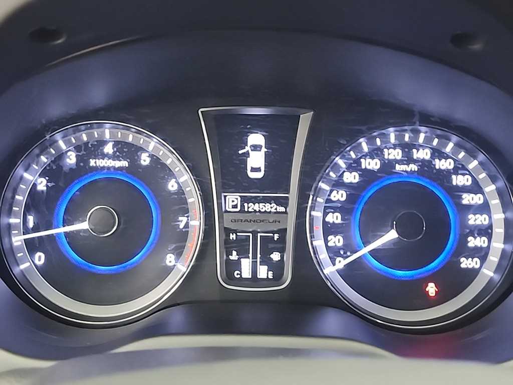 HYUNDAI Grandeur - Vista 8