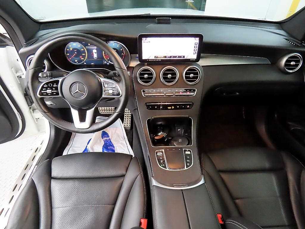 Mercedes Benz GLC Class - Vista 9