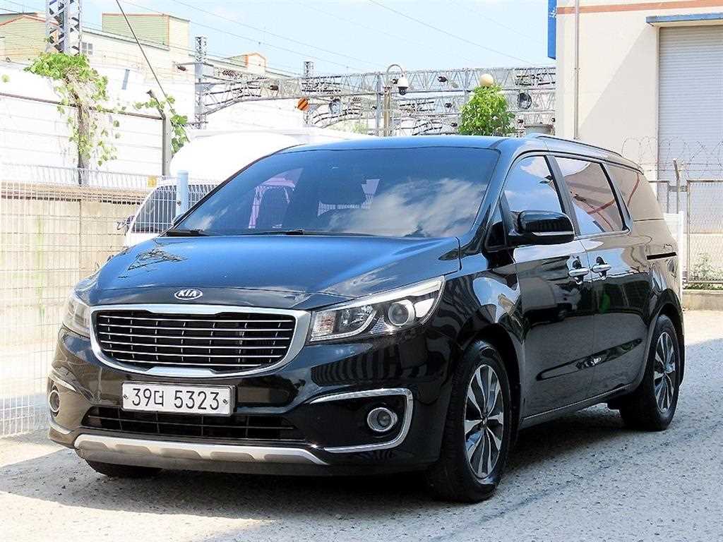 KIA Carnival - Vista 2
