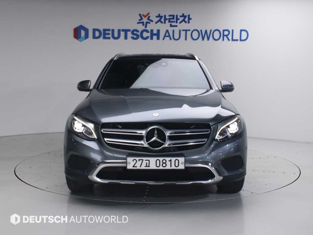 Mercedes Benz GLC Class - Vista 3