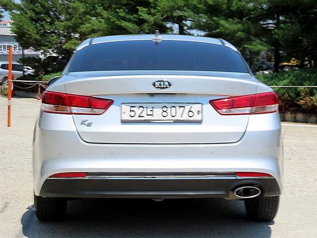 KIA K5 - Vista 6